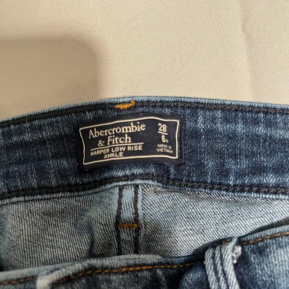 Abercrombie & Fitch Jeans Size 28/6R - Picture 2 of 10
